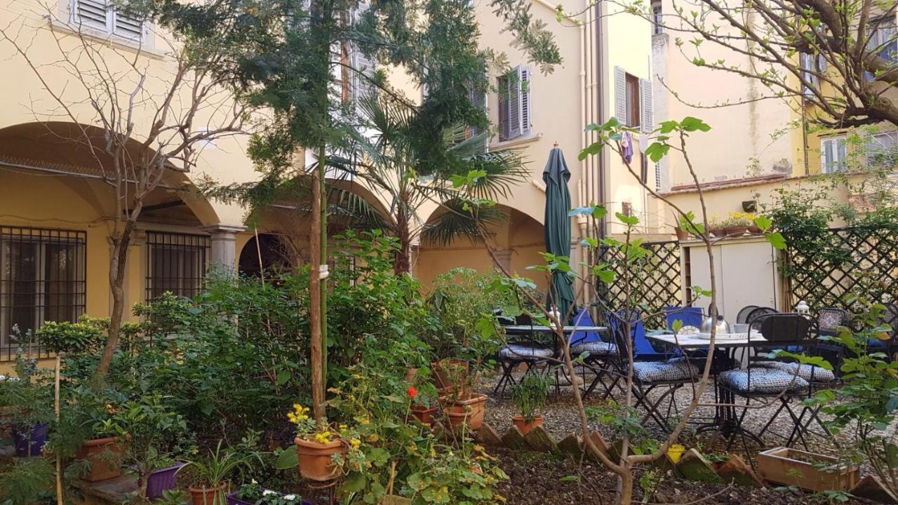 Apartamento Cynthia's Garden - With Private Garden In Santa Croce Florencia